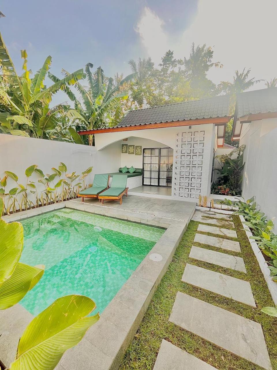 Cozy Cottages Lombok Senggigi Exterior photo