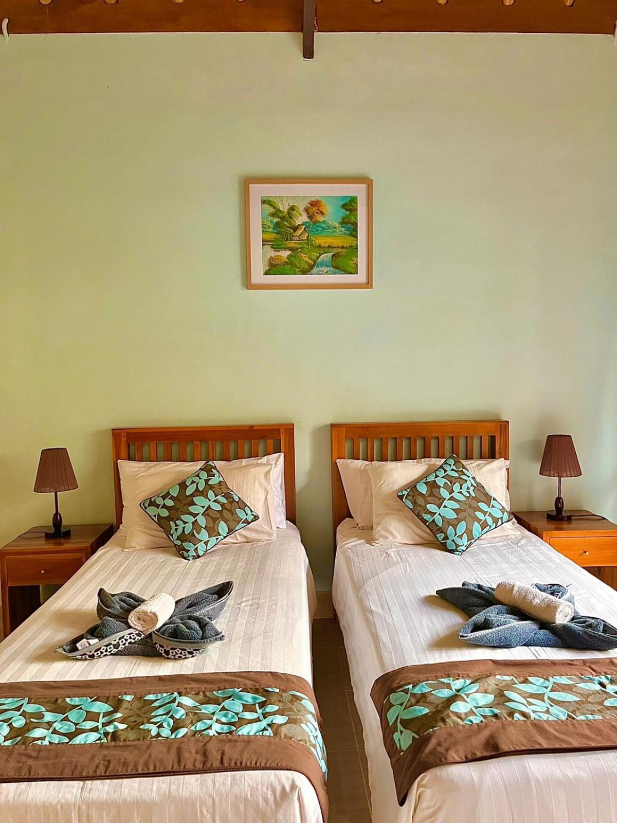 Cozy Cottages Lombok Senggigi Exterior photo